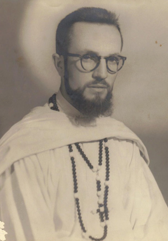 Emilio Galindo con el atuendo de misionero en África